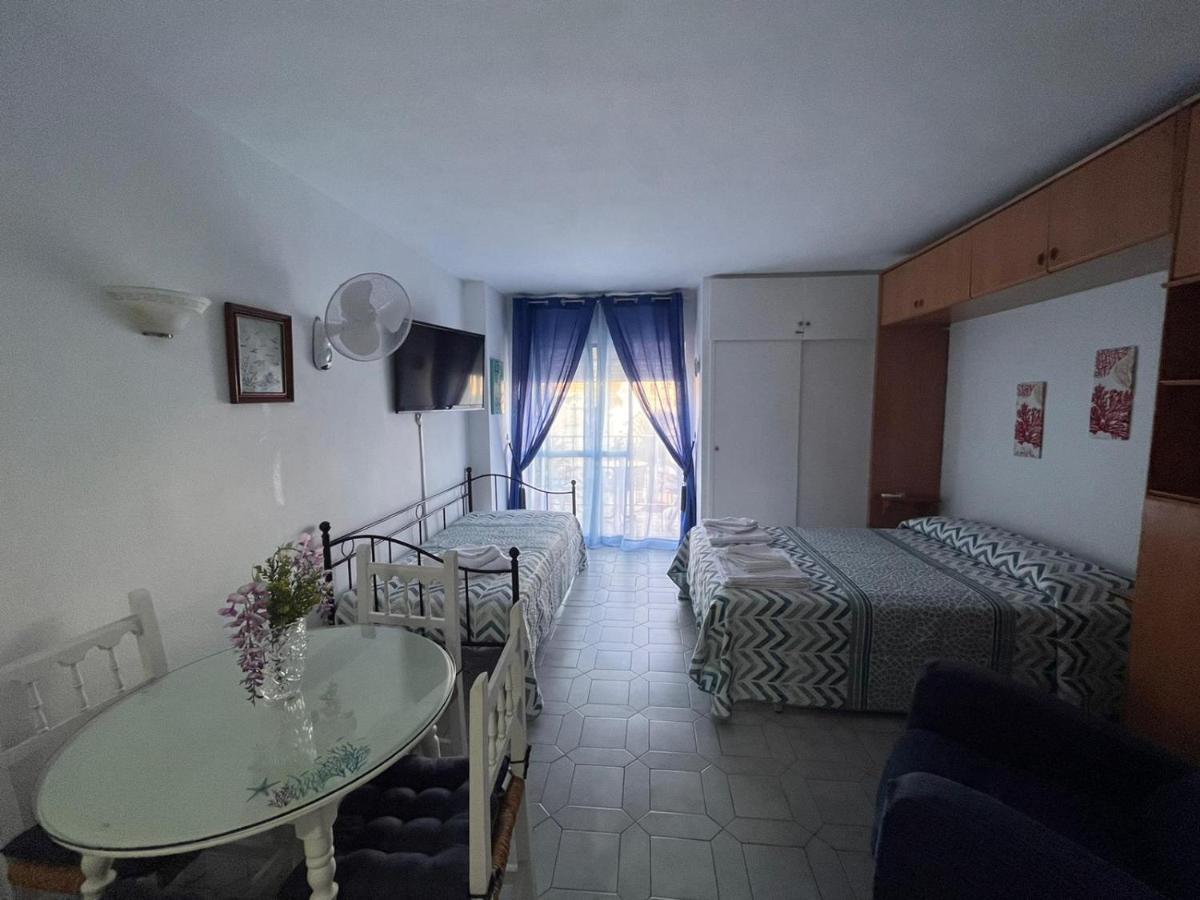 Minerva Holidays Estudio En Benalmadena Appartement Buitenkant foto
